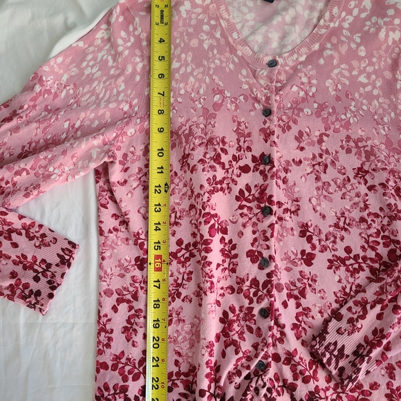 Karen Scott Pink Floral Cardigan - Picture 4 of 8